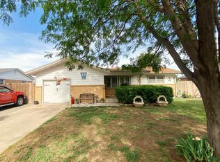 1327 N Fairview Ave, Liberal, KS 67901