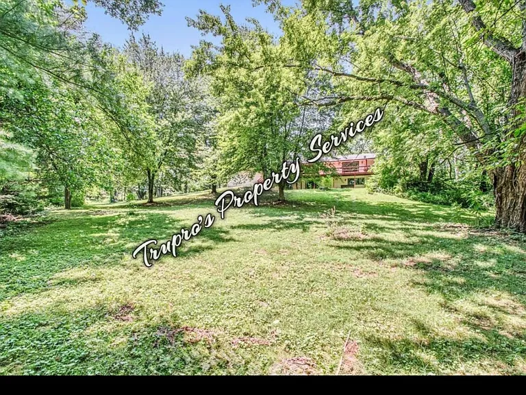 2715 E Shawnee Rd — Photo 62