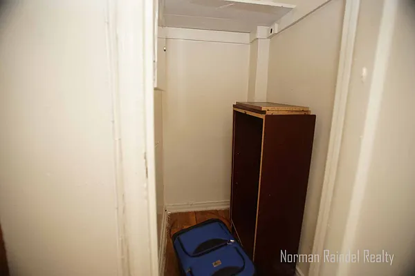 Rented by Norman Raindel, LREB | media 22