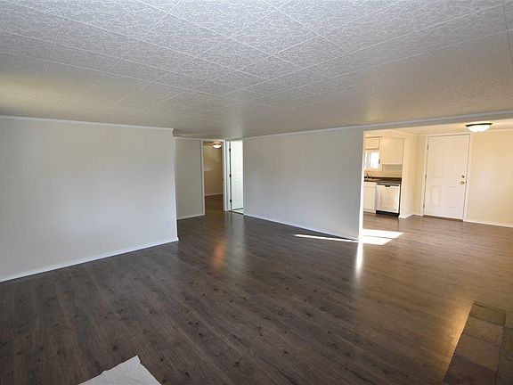 5th image of 1036 Winslow Ave