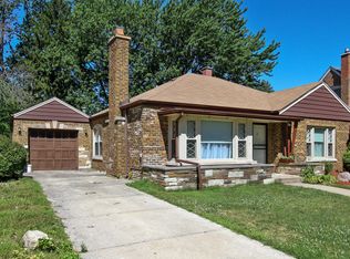 10126 S Trumbull Ave, Evergreen Park, IL 60805