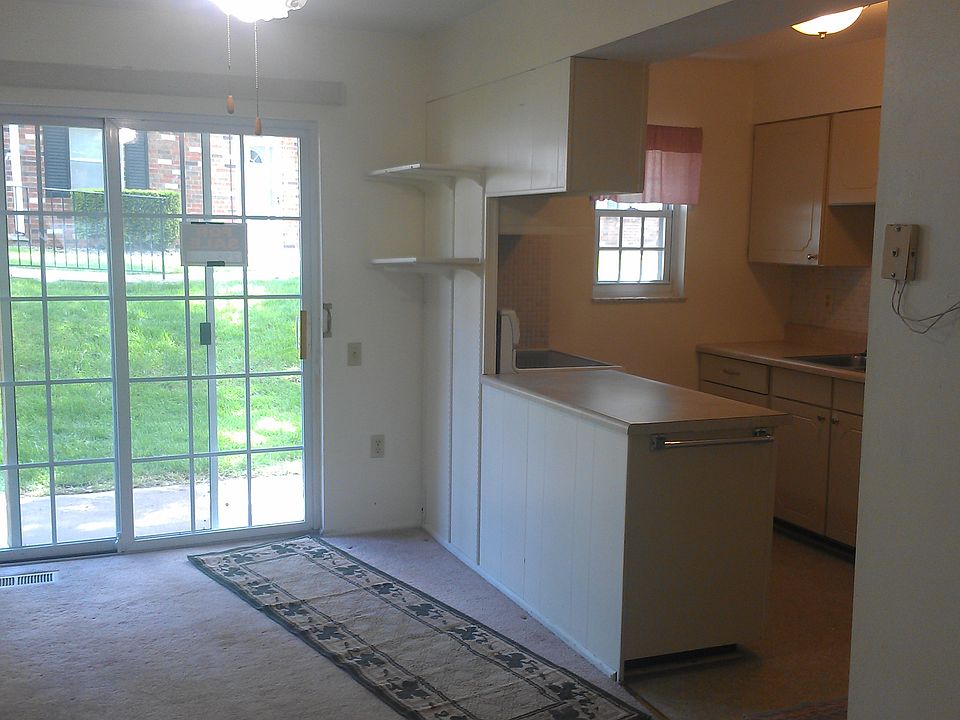 1st image of 3126 Carnaby Ln APT A