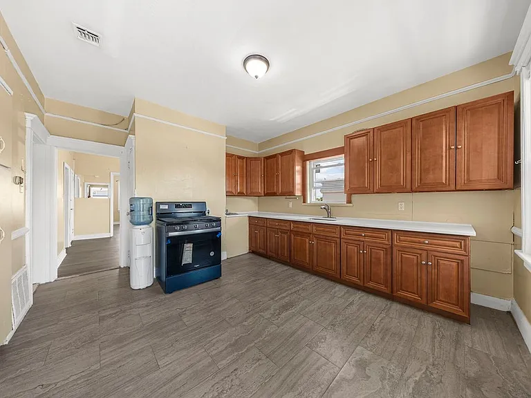 359 Belmont Ave — Photo 4