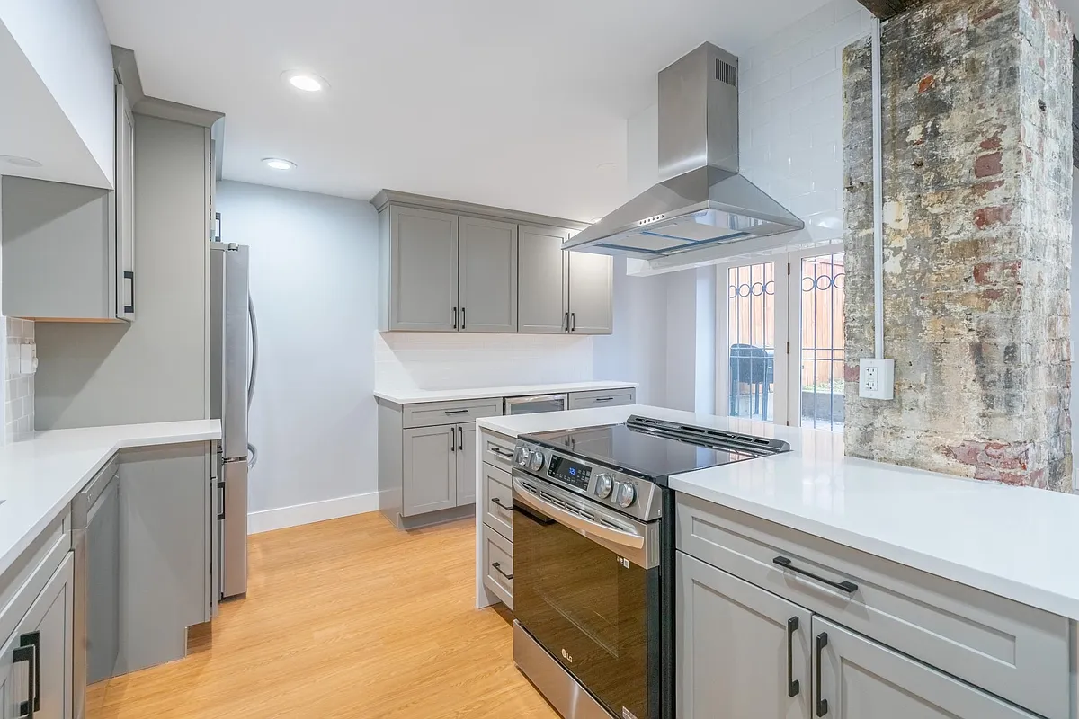 Building Photo - 614 Columbus Ave #B2