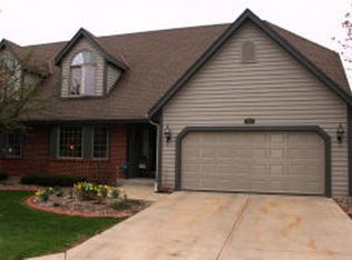 7415 Carter Cir W, Franklin, WI 53132