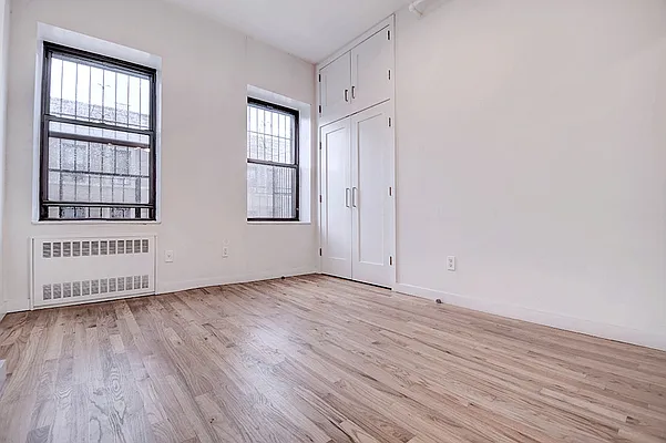 Rented by Urbane Brokerage | media 8