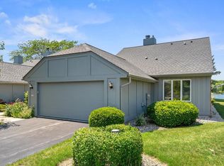 2117 W Norfolk Ct, Mequon, WI 53092