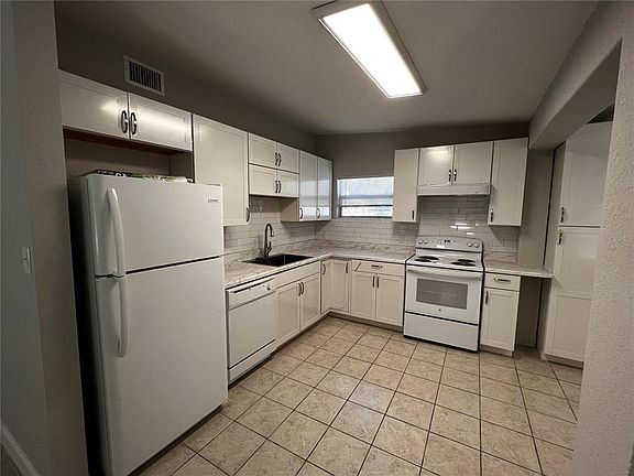 5th image of 1931 Carrigan Ave #1931
