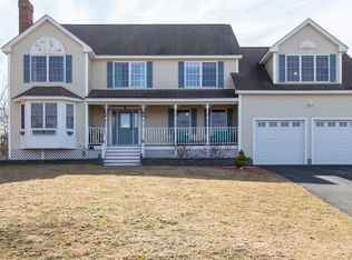 107 Christmas Tree Ln, Milford, NH 03055