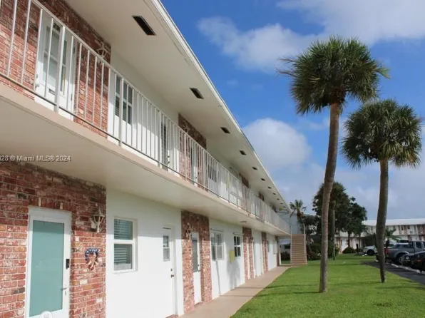 251 S Golf Blvd APT 294, Pompano Beach, FL 33064