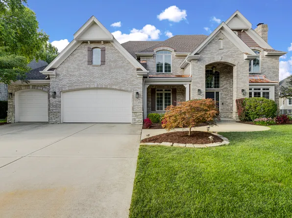627 Nanak Ct, Naperville, IL 60565
