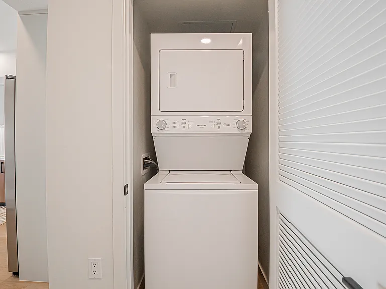856 Gramercy Drive — Photo 58