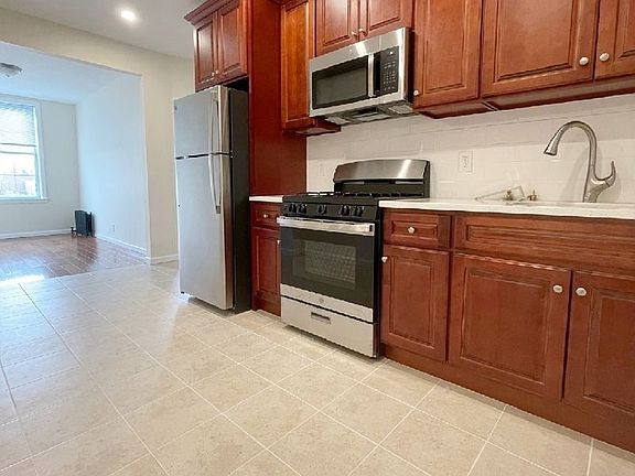 4th image of 35-14 Ditmars Blvd #3