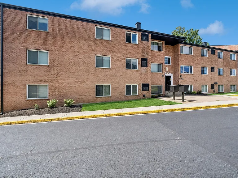 ReNew Springfield — Photo 18