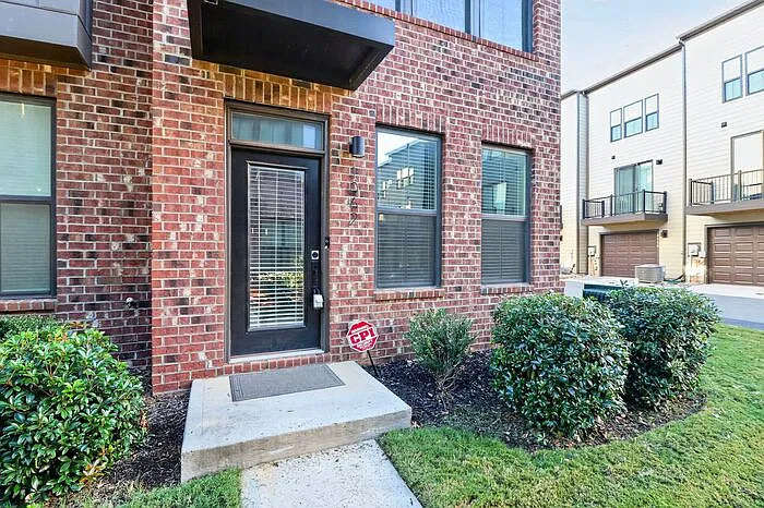 2 bed, 2.5 bath, 1614 sqft, $2,195 — Photo 3