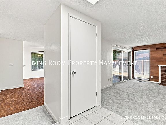 2nd image of 1931 NE Liberty Ave