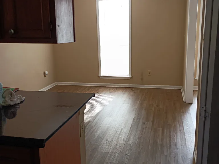 1745 Graceland Cv — Photo 15