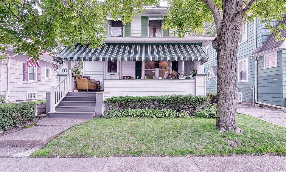 1st image of 10 Elmwood Park W