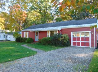8 Carolyn Ln, Glenville, NY 12302
