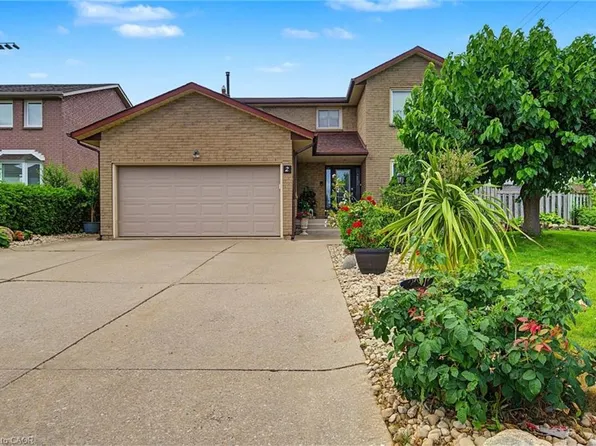 2 Cresthaven Dr, Stoney Creek, ON L8E 4S4