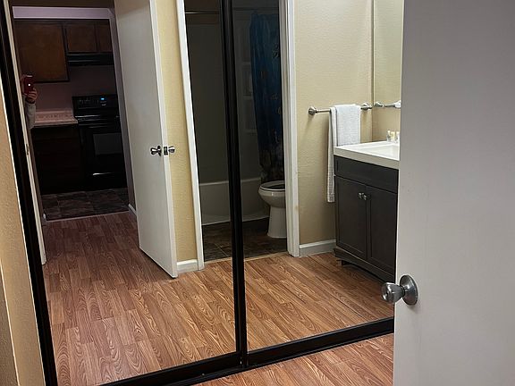 4th image of 7980 Mission Center Ct