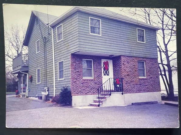 24 Montvale Ave, Stoneham, MA 02180