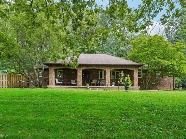 1325 Ellen Dr, Zanesville, OH 43701