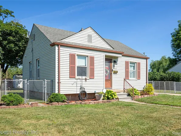 3742 Trumbull St, Trenton, MI 48183