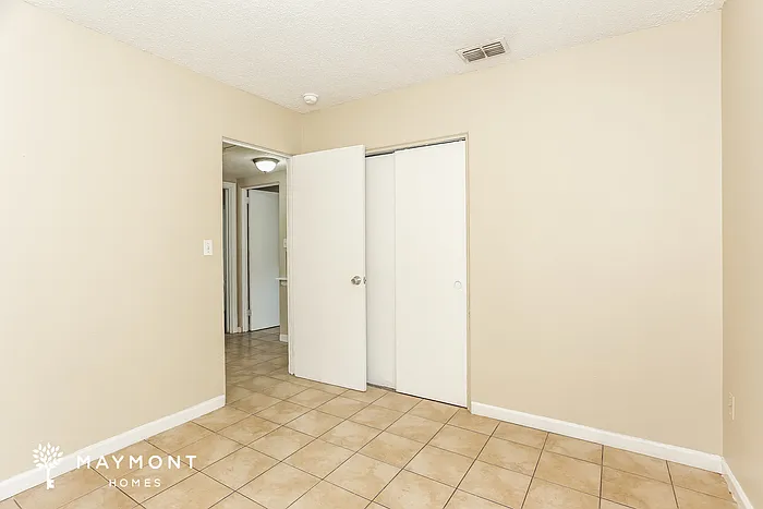 5453 Oak Forest Dr — Photo 12