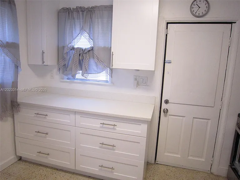 522 N 19th Ave #5 — Photo 11