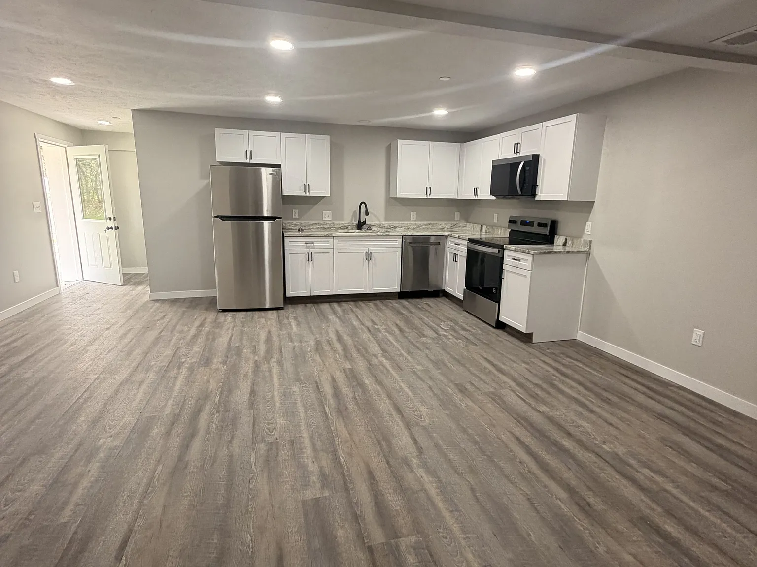 216 Wilcox Parkway - 6 — Photo 2