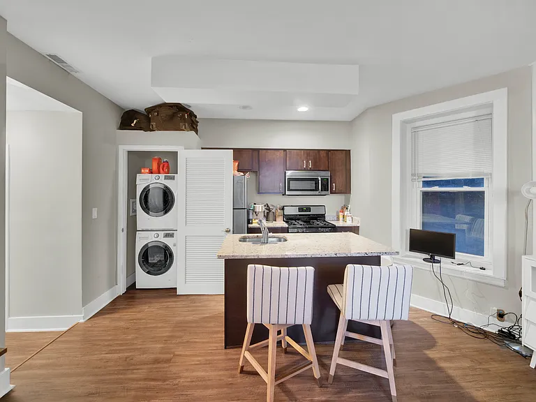 159 W Goethe St — Photo 13