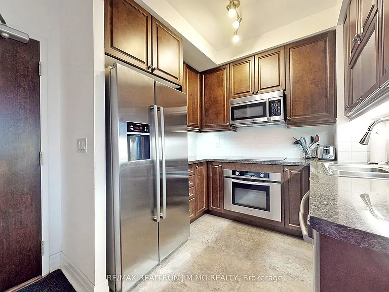 35 Balmuto St #1602 — Photo 10