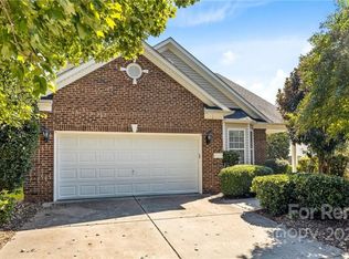 8719 Whistlers Chase Dr, Charlotte, NC 28269