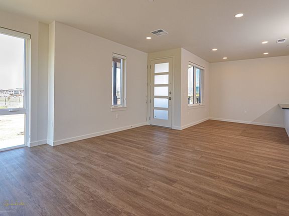 2nd image of 1542 Myers Ln #102