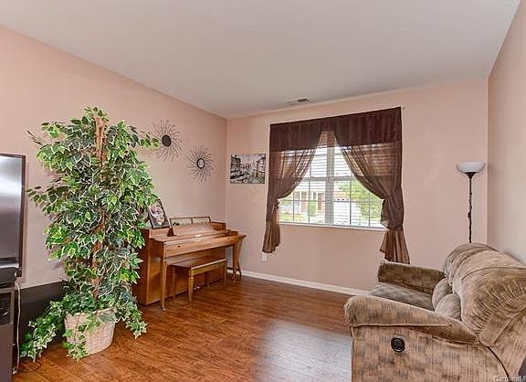 4th image of 7330 Lamplighter Close Dr