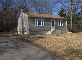 41 Riley Rd, New Windsor, NY 12553