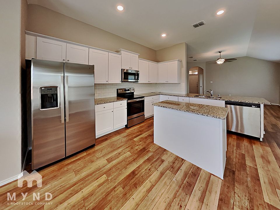 1st image of 482 Stuart Ln