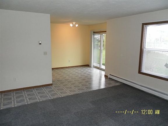 4th image of 403 Stratford Way APT 1
