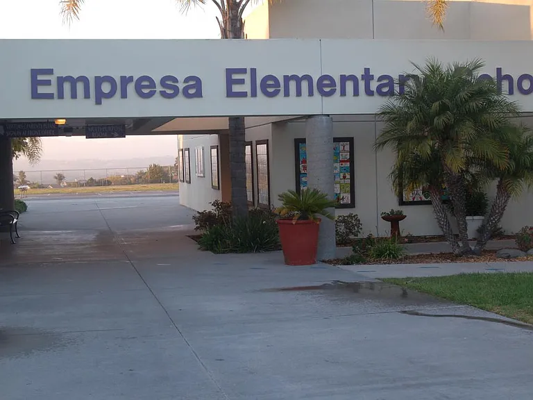 Empressa Elementary short walk to school.