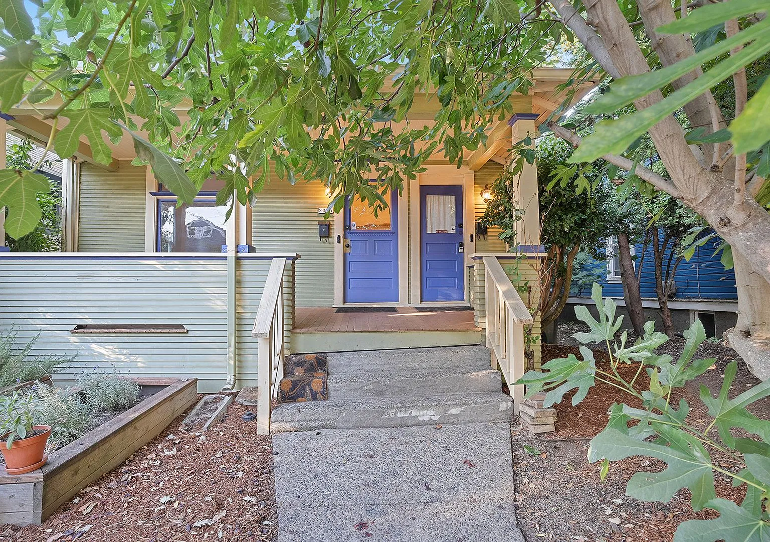 SFH 290 - Yamhill Duplex — Photo 3