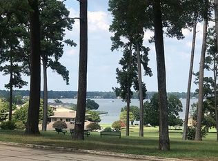 101 Lakeview Ter #E101, Montgomery, TX 77356
