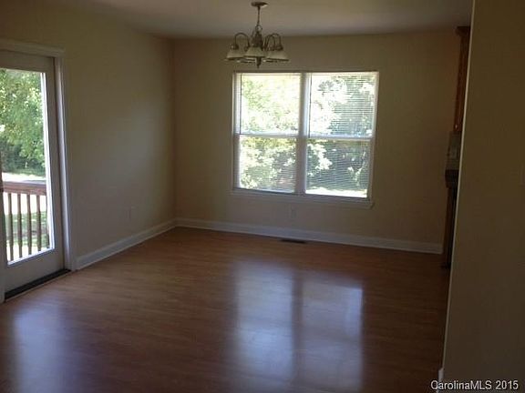 3rd image of 505 Central Dr