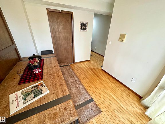 4th image of 10346 A 121st St NW