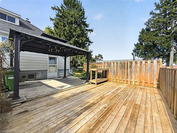 4th image of 2644 Cockshutt Rd