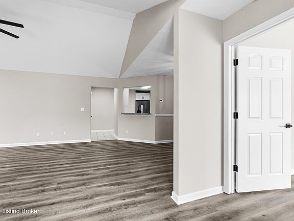 5th image of 8714 Broadwood Ct