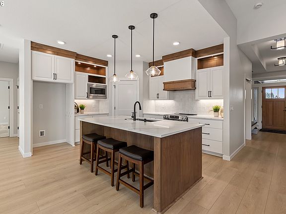 3rd image of 6512 NE 123rd St