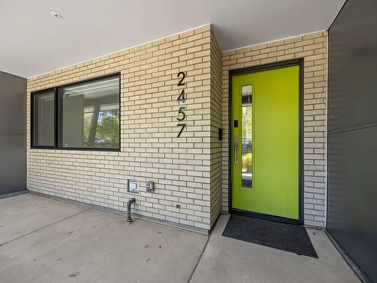 2457 Walnut St — Photo 40