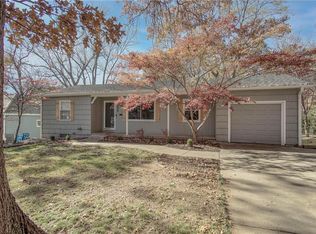 7808 Windsor St, Prairie Village, KS 66208