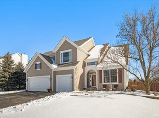 1113 Fairhills Dr, Dundee, IL 60118